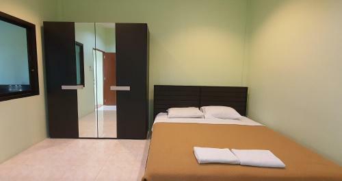 Hotel Chalong Stay Well By Palai Seafood