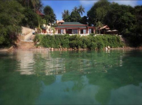 5 Bedroom Seafront Villa Phanghan