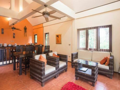 3 Bedroom Seafront Villa With Bay View Koh Phangan