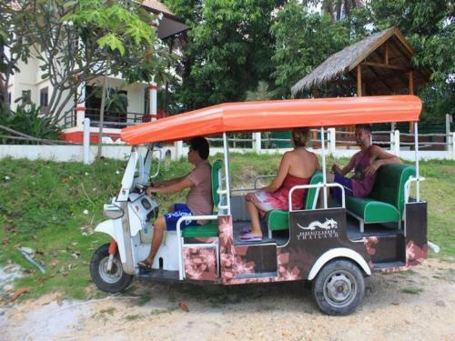 3 Bedroom Seafront Villa With Bay View Koh Phangan