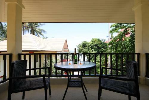 3 Bedroom Seafront Villa With Bay View Koh Phangan