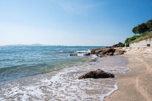 Majestic Residence Pool Villas 2 Bedrooms Private Beach