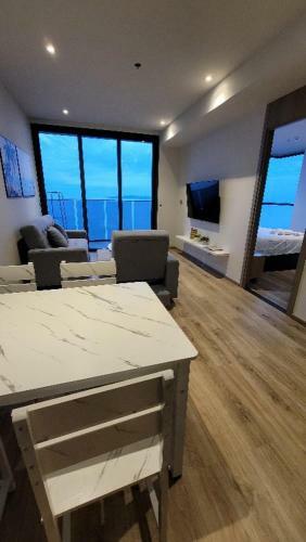 Apartamento Andromeda Seaview Condo Near Beach