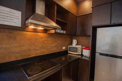 Luxury Pool Villa 4 Br 900m Beach 1.5 Km Downtown