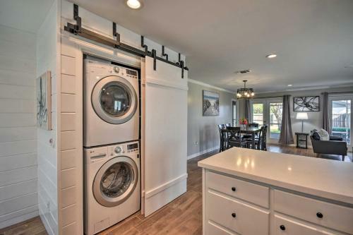 Gulf Breeze Retreat Less Than 4 Mi To Beach Access!