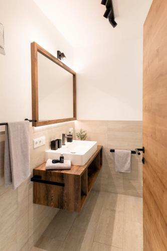 Chalet Seeblick Apartment Goldeck By Seebnb