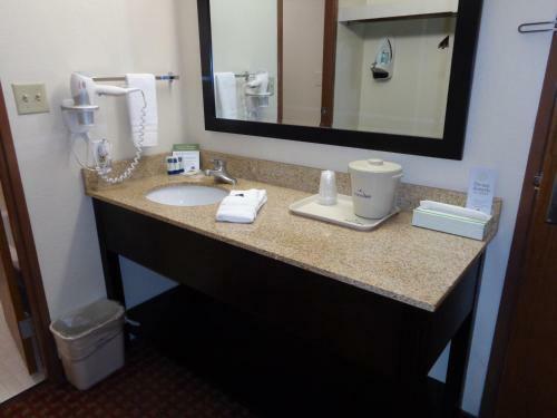 Motel Americinn Hotel & Suites Johnston