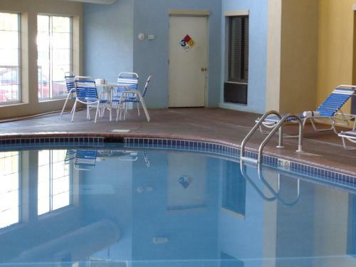 Motel Americinn Hotel & Suites Johnston