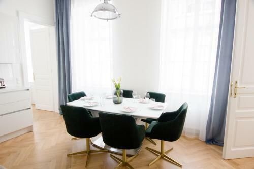 The Flats Apartments - Opera | Contactless Check-in