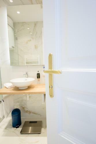 The Flats Apartments - Opera | Contactless Check-in