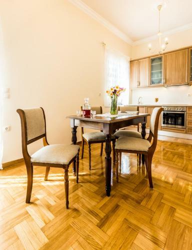 Opalio ?2 Exquisite 1?d Apart In Central Pireaus