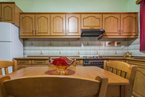 2 Bedroom Apartment Next To Marina Zeas