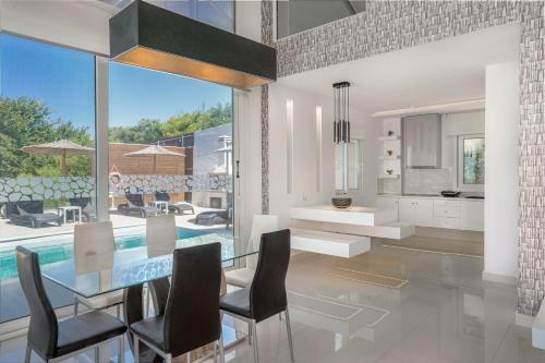 Luxury Villa Cavo Mare Meltemi With Private Pool & Jacuzzi
