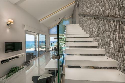 Luxury Villa Cavo Mare Meltemi With Private Pool & Jacuzzi