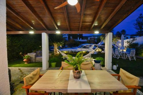 Unique Canal Villa With Boat Dock In Porto Hydra