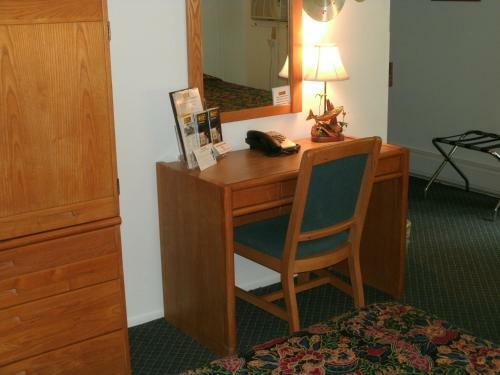 Hotel Budget Host Inn