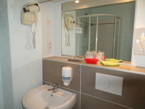 Hotel H�tel Balladins 2* Rouen - A�roport