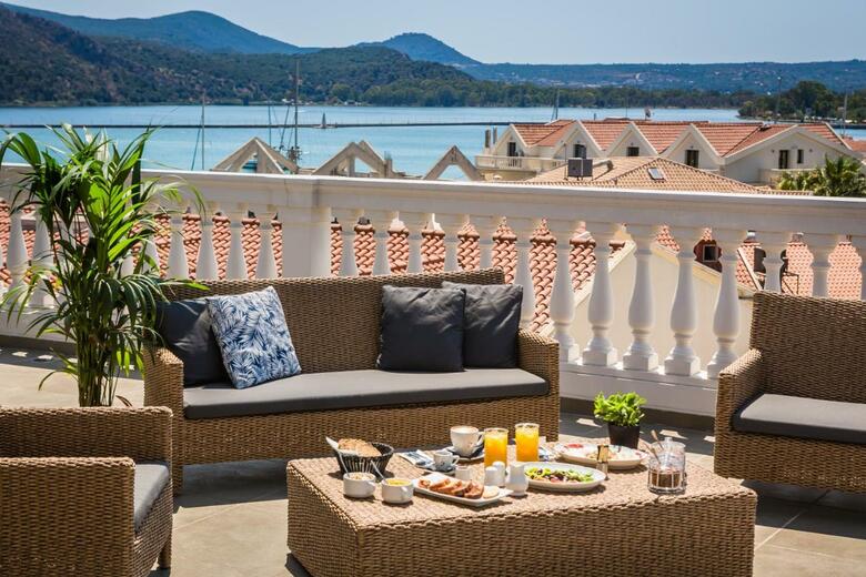 Aenos Hotel