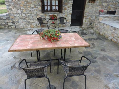 Geomelia Guest House & Studio