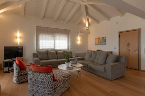 Luxury Private Villa With Outstanding 180� Seaview