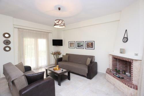 Luxury Villas Polychrono