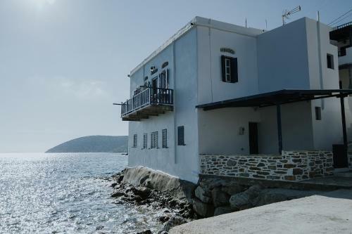 Amorgis Seaside Villa