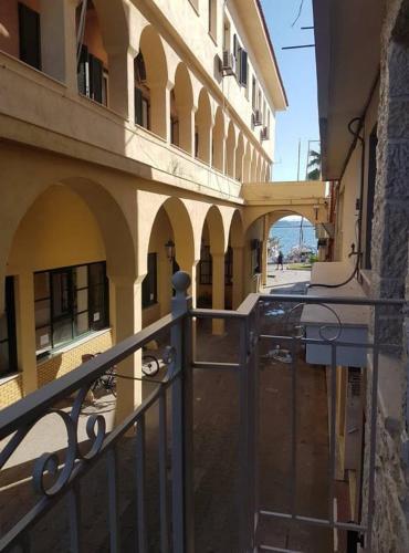 Modern Historical Center Apartment In Preveza 75m2