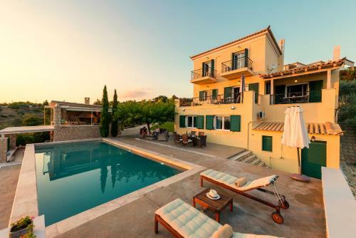 Villa Porto Cheli Panoramic Seaview Poolside Resort