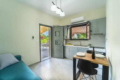 Apartments Katerina By The Sea