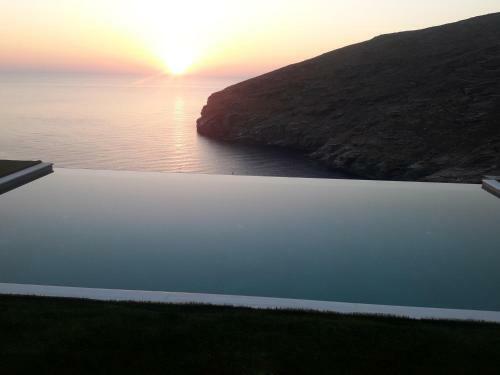 Anastasis Luxury Villa Andros With Heated Pool