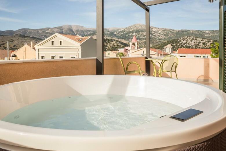 Ionian Plaza Hotel