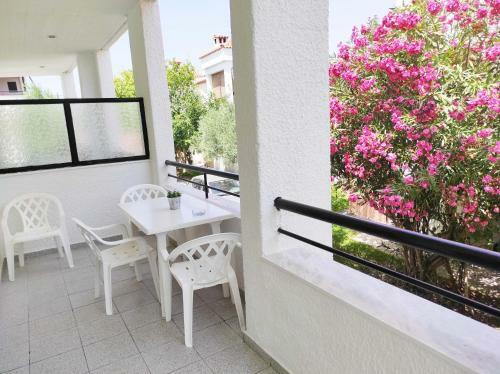 Apartment In Skala Fourkas,100m From The Beach