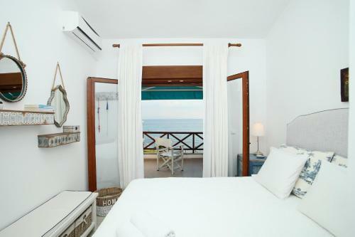 Luxurious Beachfront Family House