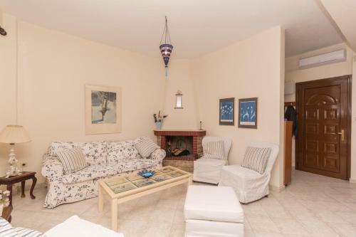 Luxury 2-floor Villa!!