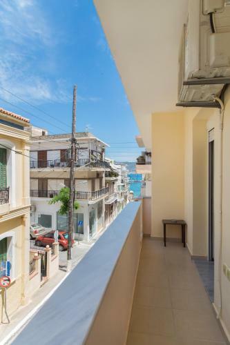 Modern Apartment - 5min Walk To Beach - AC - Wifi