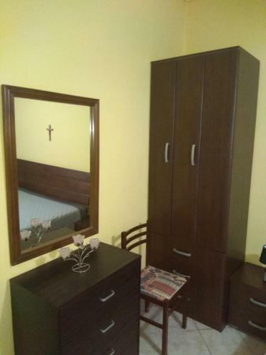 Leoni Apartment