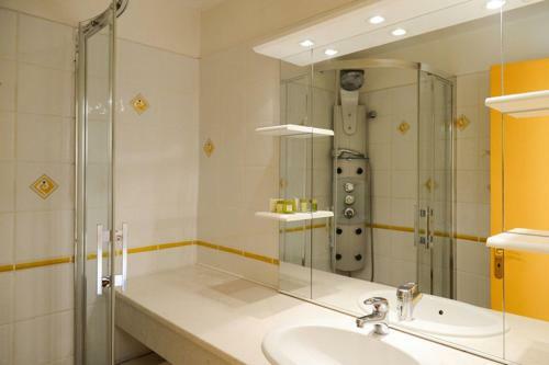 Hotel Logis La Lentillere (restaurant C�t� Parc)