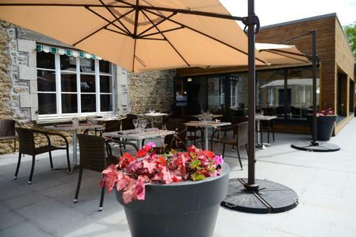 Hotel Logis La Lentillere (restaurant C�t� Parc)