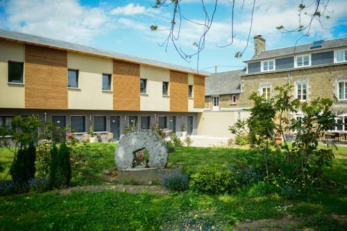 Hotel Logis La Lentillere (restaurant C�t� Parc)