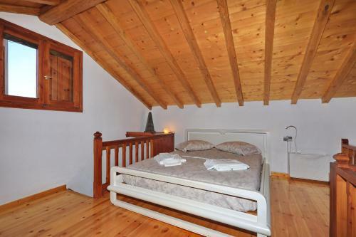 Cambos Villa