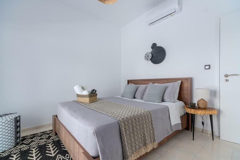 Villa Indigo Boutique Home