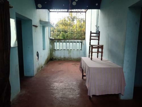 Hostal Room In Guest Room - Room For Un Married Couples