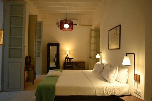 Bed & Breakfast La Cedille - French Heritage House