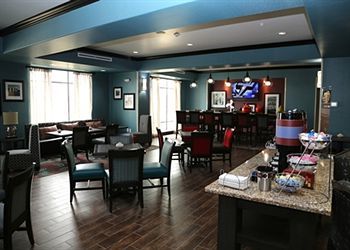 Posada Hampton Inn Pearsall