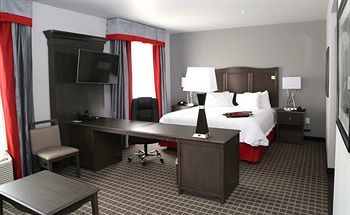 Posada Hampton Inn Pearsall