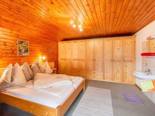 Wooden Apartment In Hart With Terrace