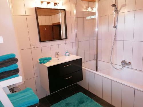 Apartamento Ferienhaus Sch�pf - Die Hoamat