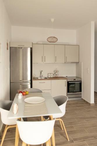 Irida's Sea Front Apartment With Astonishing View
