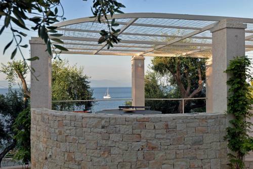 Villa Dinos