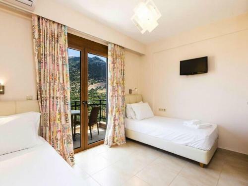 Apartment In Holiday Complex In Vlichada With Parking Space